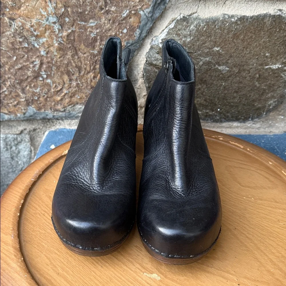 Dansko Black Leather Ankle Booties Side Zip Comfort Heel EU 38